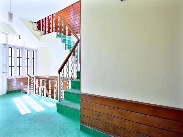 OYO 12238 Hotel Snow Crest Inn