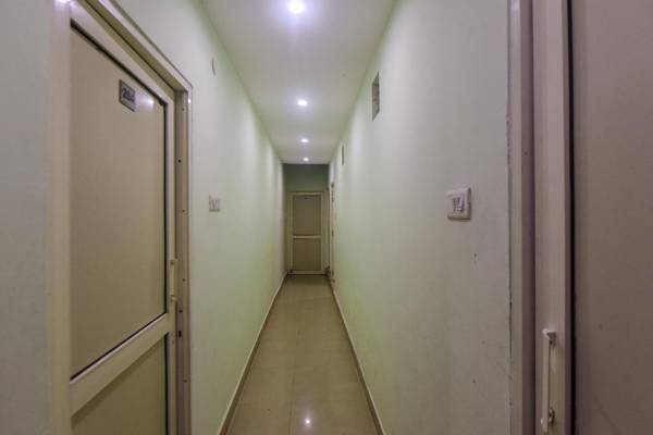 OYO 10566 Hotel Shanti Guest House