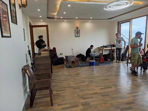 Madpackers Dharamkot McLeod Ganj