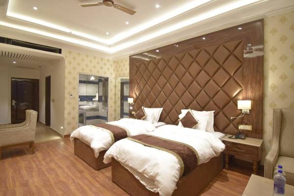 Grand Him Queen Hot and Cold Rooms