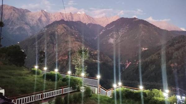 Hotel Divyansh By DLS Hotels