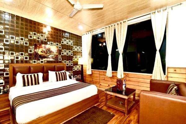 Hotel Divyansh By DLS Hotels