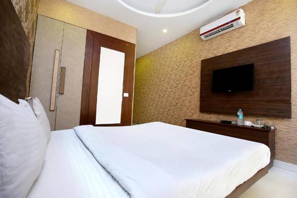 FabHotel Pearl Grand