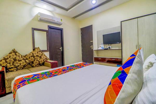 FabHotel Rockland - Fully Vaccinated Staff