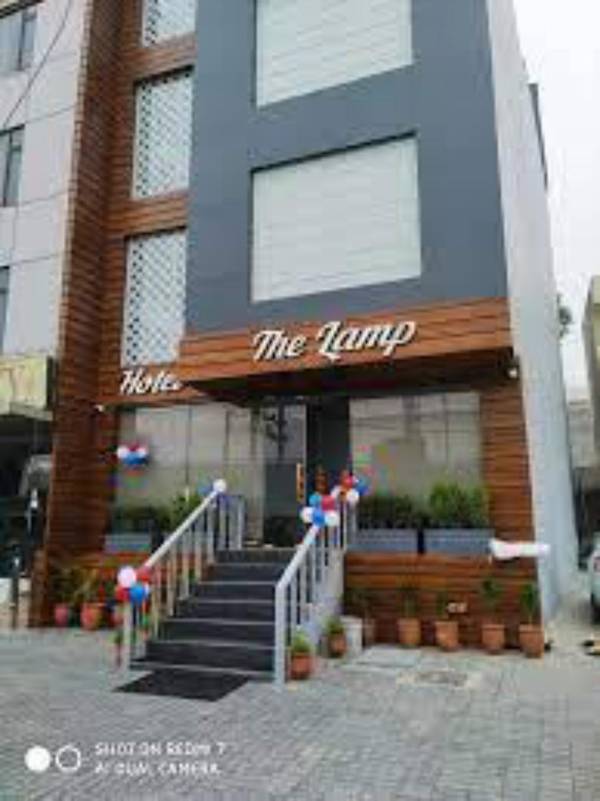 HOTEL THE LAMP