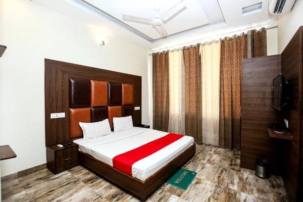 Hotel Woodcrest Zirakpur Chandigarh - Nearby Airport