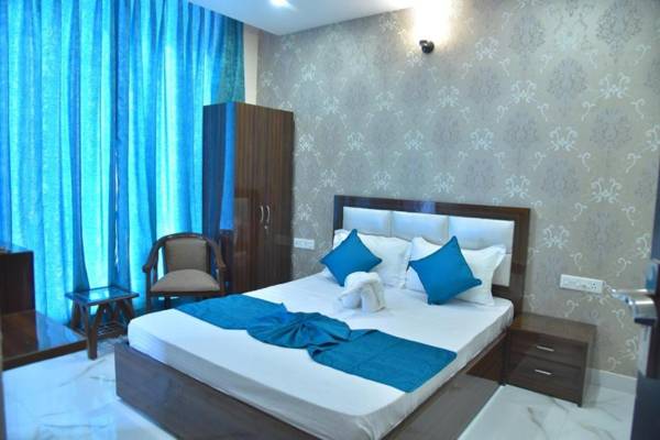 Hotel Wisteria -Main Highway Hotel