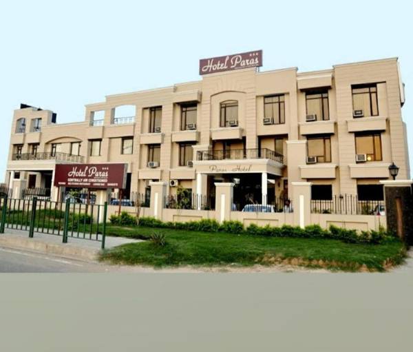 HOTEL PARAS