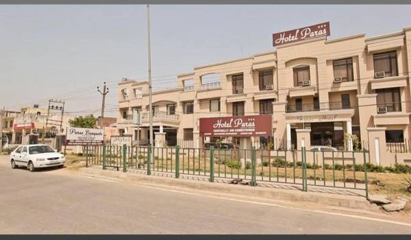 HOTEL PARAS