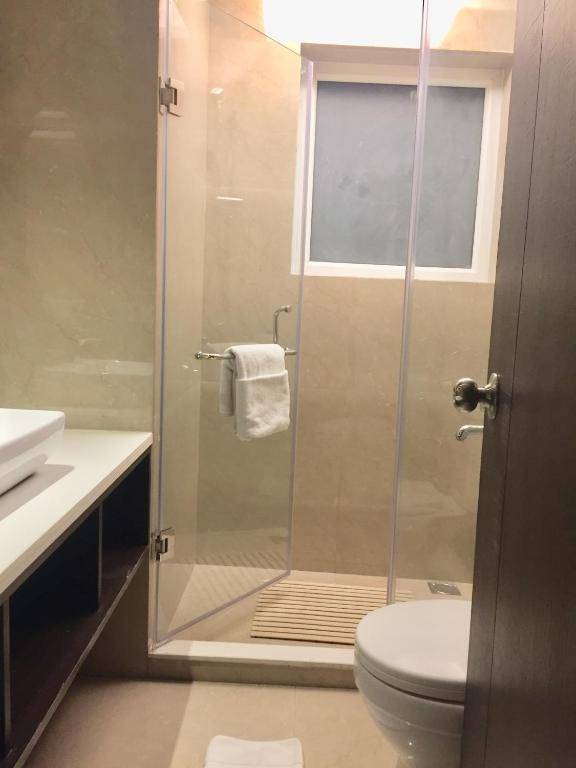 Hotel Le ROI Lake View Koti