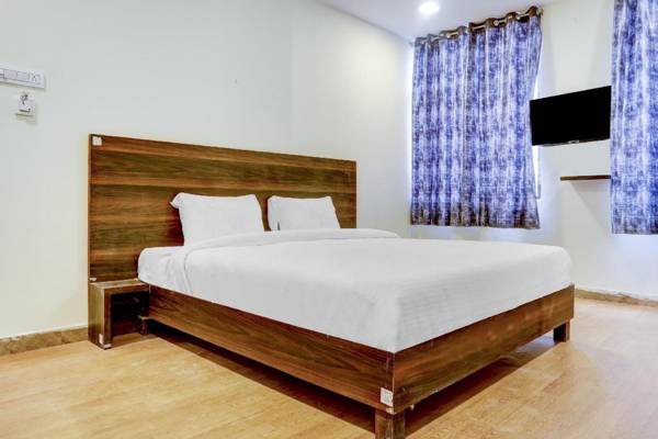 OYO Flagship 83265 Hotel R Square