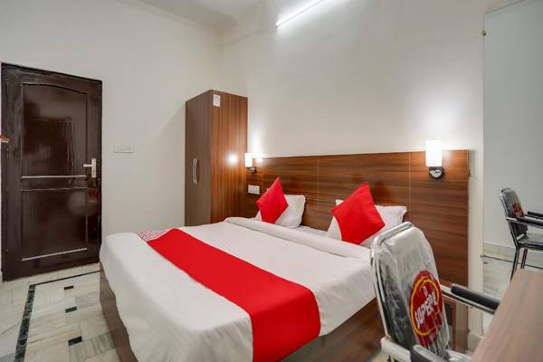 OYO 75316 Hotel Jay Residency