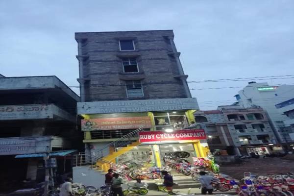 SPOT ON 82647 Maheswari Lodge