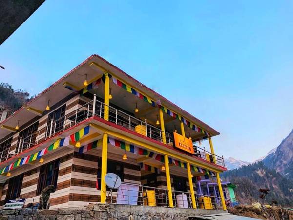 Nomads Hostel Tosh