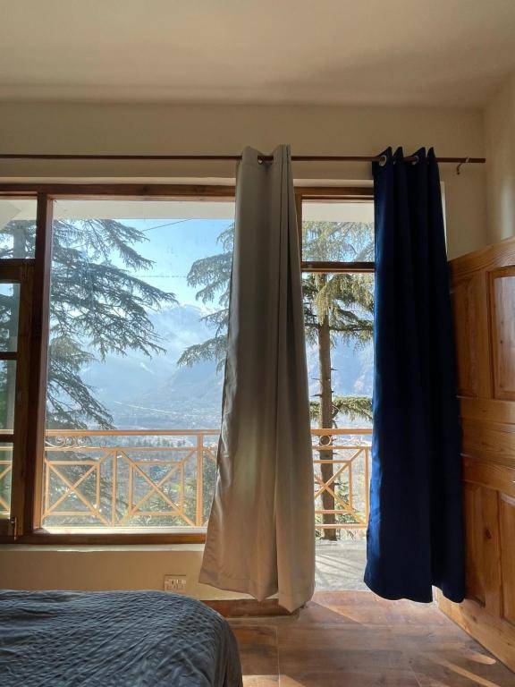 Tag's Stays & Hostel