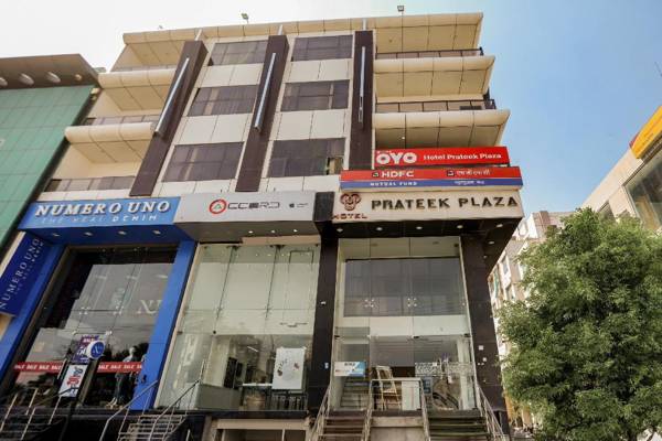 Capital O 35555 Hotel Prateek Plaza