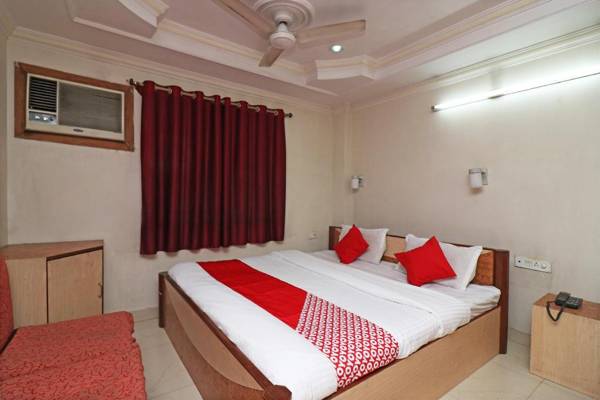 OYO 28130 Hotel Shiva