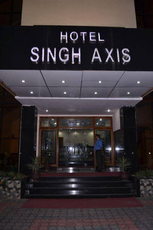 Hotel Singh Axis