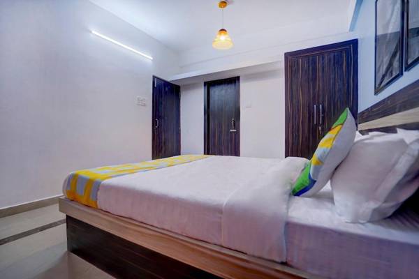 OYO 30102 Luxurious Stay Near Railway Station BBSR