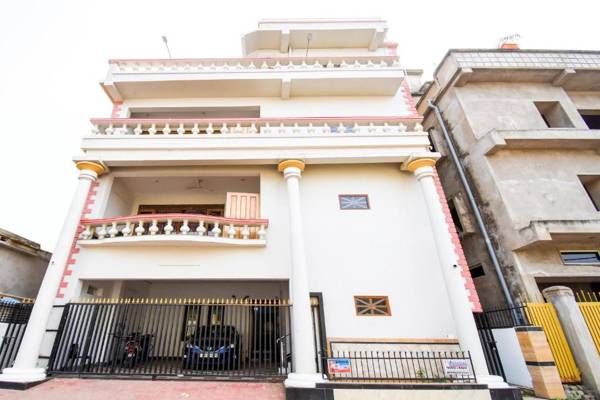 OYO Flagship 77372 Navya's