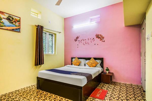 SPOT ON 79818 M R Plaza