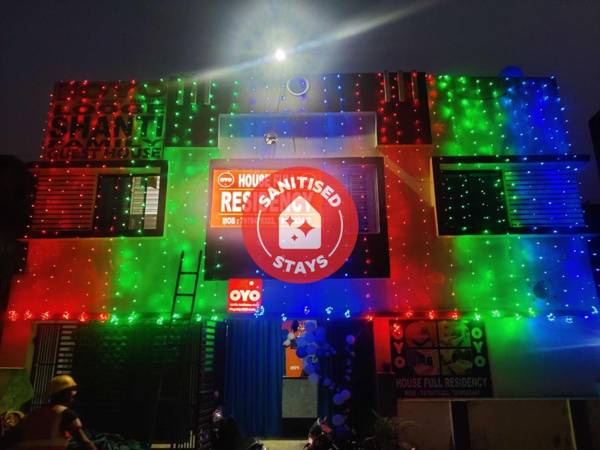 OYO 88539 Housefull Residency