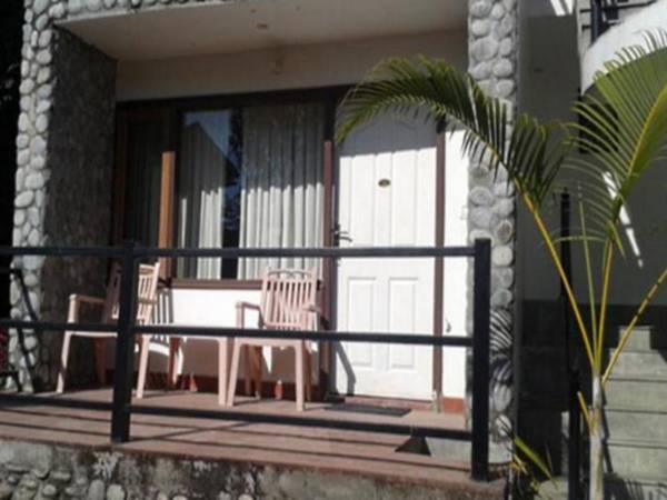 Pratiksha River Retreat