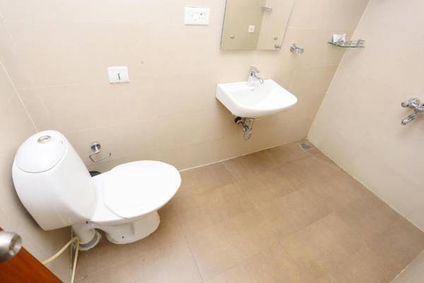 Capital O 19742 Hotel Dona Castle