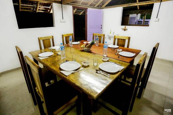 Mundro Green Land by VOYE HOMES