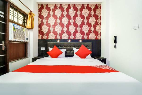 Vaccinated Staff- OYO Flagship 70617 Rc Inn