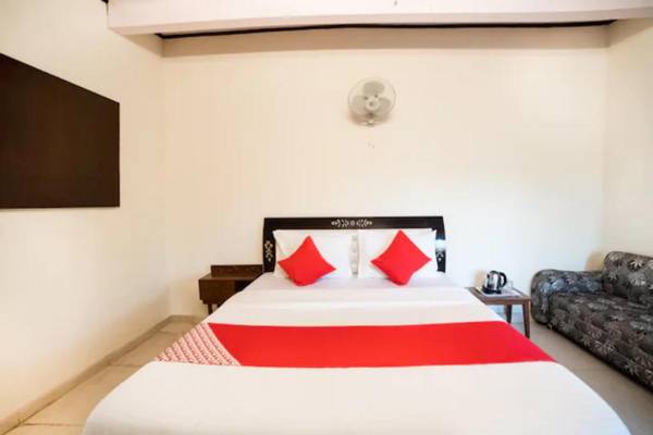 Goroomgo Blue Moon Bhimtal