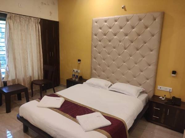 Hotel Deepak Executive Ganpatipule