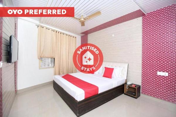 OYO 13368 Hotel Gold Star