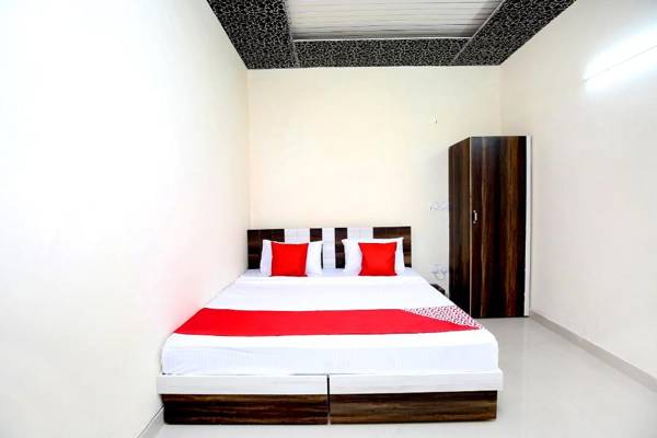 OYO 39957 Hotel HC King