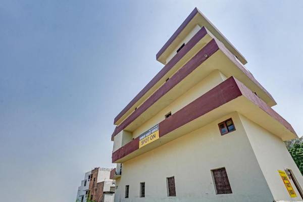 SPOT ON 80185 Samrat Guest House