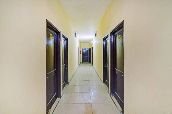 SPOT ON 80185 Samrat Guest House