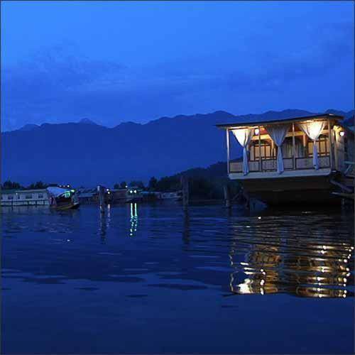 Houseboat Pride of India