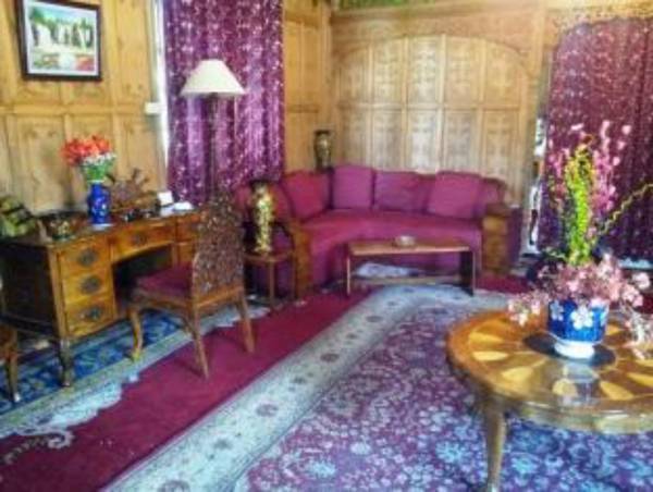 Prince of Kashmir Group of Houseboats