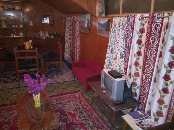 New Bombay Heritage Group of Houseboats