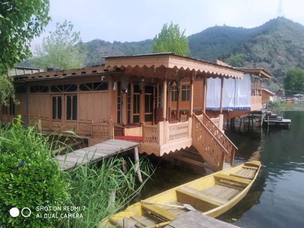 G Palace Group of Houseboats