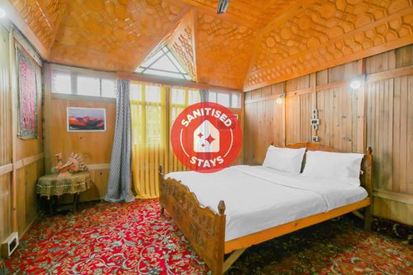 OYO 81523 Noor Palace Group Of Houseboats