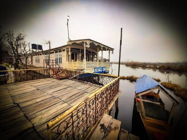 Houseboat Kingori