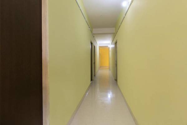 OYO Flagship 64791 Renuka Complex