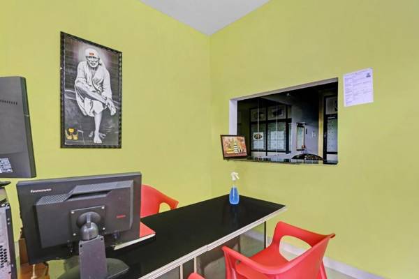 OYO 81959 Gold Service Apartment