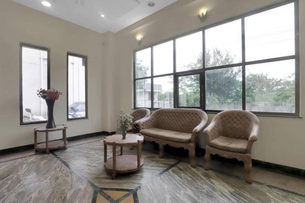 Collection O 83137 Dubey Plaza