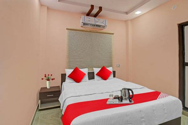 OYO 90872 Raj Hotel