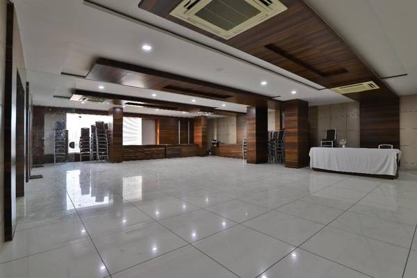 Townhouse 907 Hotel Navjivan