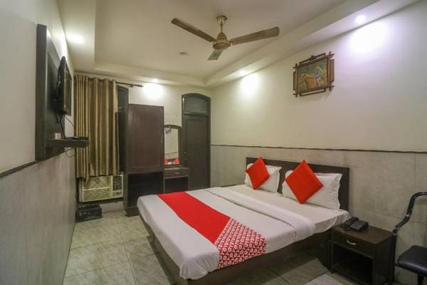 OYO 43150 Hotel Uttam Heritage