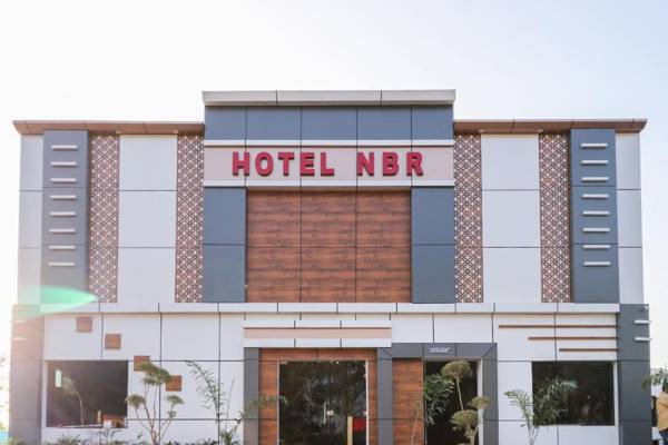 OYO 64820 Hotel Nbr