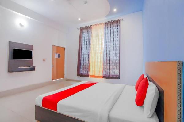 OYO 76842 The Royal's Inn